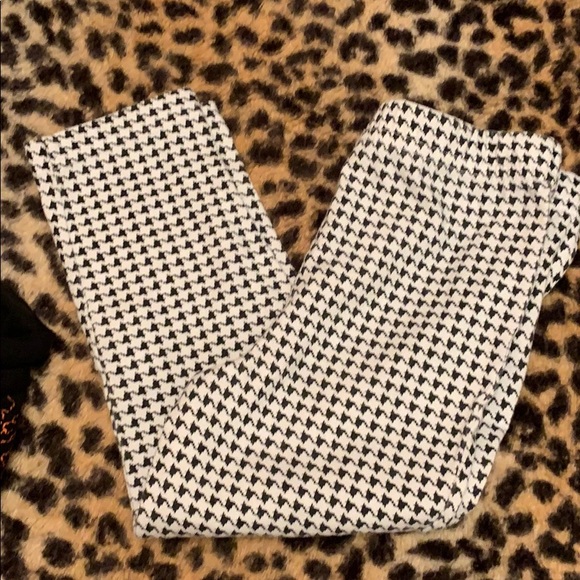 2 2T outfits Minnie Mouse/Halloween - Picture 3 of 6